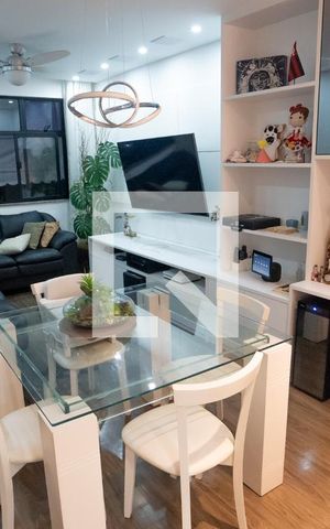 Apartamento à venda com 70m², 2 quartos e 1 vaga Apartamento à venda com 70m², 2 quartos e 1 vagaSala