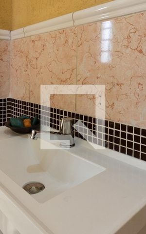 Casa à venda com 101m², 3 quartos e 3 vagas Casa à venda com 101m², 3 quartos e 3 vagasLavabo