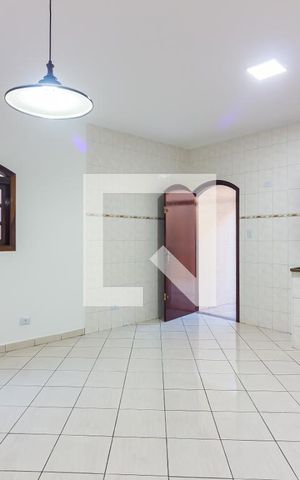 Casa à venda com 114m², 3 quartos e 2 vagas Casa à venda com 114m², 3 quartos e 2 vagasCozinha