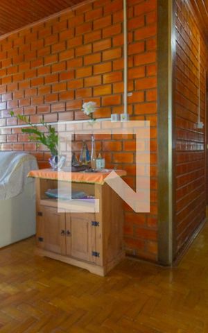 Casa à venda com 182m², 3 quartos e 2 vagas Casa à venda com 182m², 3 quartos e 2 vagasSala