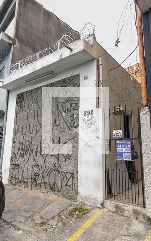 Casa para alugar com 21m², 1 quarto e sem vaga Casa para alugar com 21m², 1 quarto e sem vagaFachada