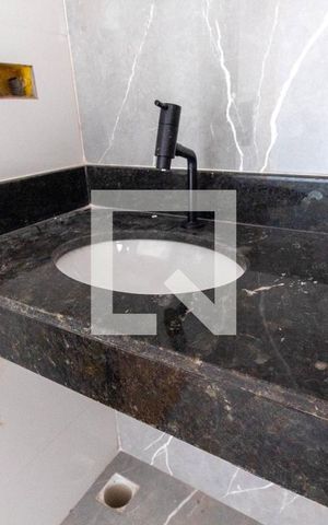 Casa à venda com 108m², 3 quartos e 2 vagas Casa à venda com 108m², 3 quartos e 2 vagasBanheiro da Suíte