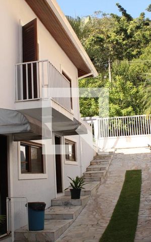 Casa de condomínio para alugar com 450m², 3 quartos e 5 vagasÁrea externa  
