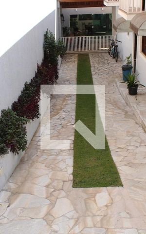 Casa de condomínio para alugar com 450m², 3 quartos e 5 vagasÁrea externa  