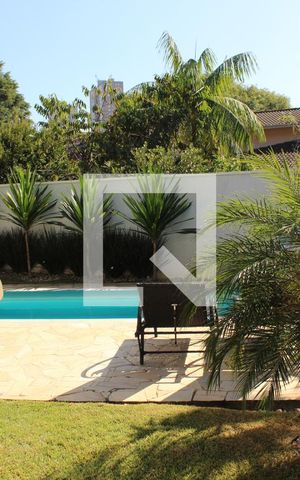 Casa de condomínio para alugar com 450m², 3 quartos e 5 vagasÁrea externa  