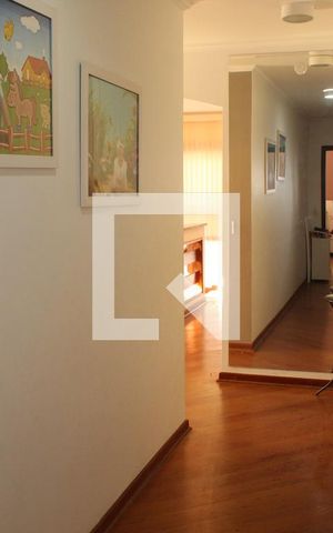 Casa de condomínio para alugar com 450m², 3 quartos e 5 vagasCorredor 