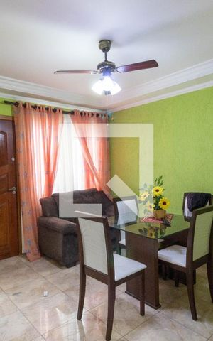 Casa de condomínio à venda com 70m², 2 quartos e 1 vaga Casa de condomínio à venda com 70m², 2 quartos e 1 vagaSala