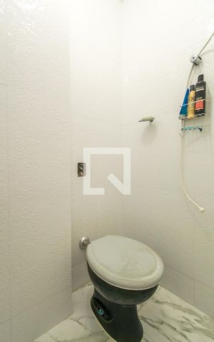 Apartamento à venda com 270m², 3 quartos e 2 vagas Apartamento à venda com 270m², 3 quartos e 2 vagasBanheiro de Serviço
