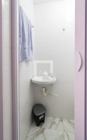 Apartamento à venda com 270m², 3 quartos e 2 vagas Apartamento à venda com 270m², 3 quartos e 2 vagasBanheiro de Serviço