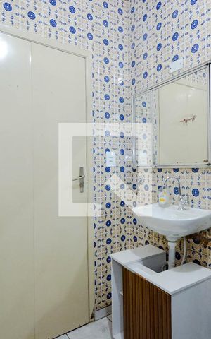 Casa à venda com 130m², 2 quartos e 2 vagas Casa à venda com 130m², 2 quartos e 2 vagasBanheiro