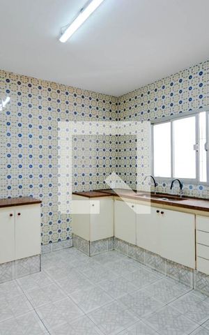 Casa à venda com 130m², 2 quartos e 2 vagas Casa à venda com 130m², 2 quartos e 2 vagasCozinha
