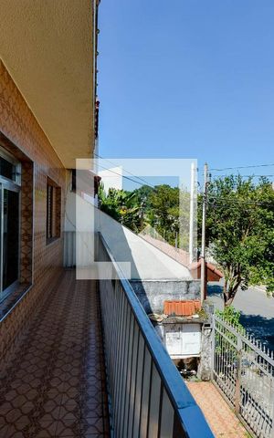 Casa à venda com 130m², 2 quartos e 2 vagas Casa à venda com 130m², 2 quartos e 2 vagasVaranda