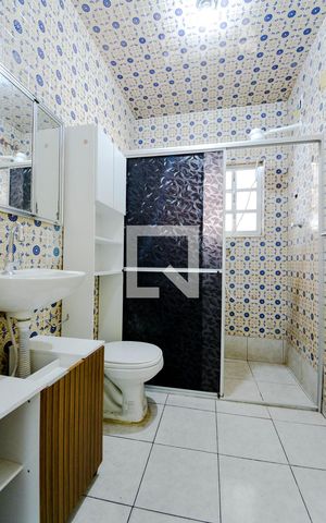 Casa à venda com 130m², 2 quartos e 2 vagas Casa à venda com 130m², 2 quartos e 2 vagasBanheiro