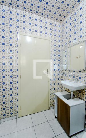 Casa à venda com 130m², 2 quartos e 2 vagas Casa à venda com 130m², 2 quartos e 2 vagasBanheiro