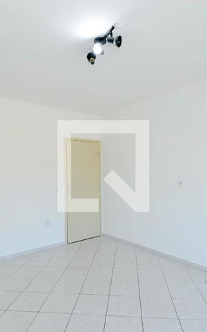 Casa à venda com 130m², 2 quartos e 2 vagas Casa à venda com 130m², 2 quartos e 2 vagasSala