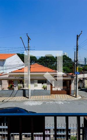 Casa à venda com 130m², 2 quartos e 2 vagas Casa à venda com 130m², 2 quartos e 2 vagasSala - Vista