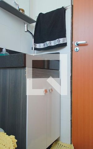 Apartamento à venda com 44m², 2 quartos e 1 vaga Apartamento à venda com 44m², 2 quartos e 1 vagaBanheiro