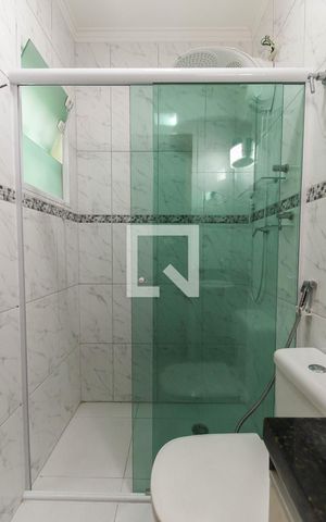 Casa à venda com 168m², 3 quartos e 3 vagas Casa à venda com 168m², 3 quartos e 3 vagasBanheiro da Suíte 2
