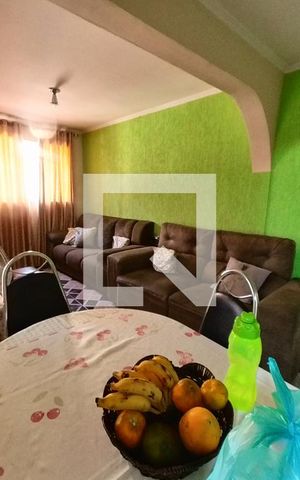 Casa à venda com 216m², 6 quartos e 2 vagas Casa à venda com 216m², 6 quartos e 2 vagasSala