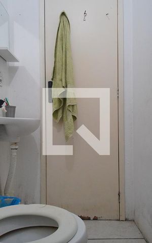 Casa à venda com 160m², 6 quartos e sem vaga Casa à venda com 160m², 6 quartos e sem vagaBanheiro 1