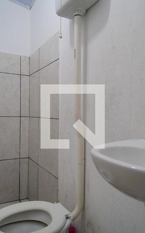 Casa à venda com 160m², 6 quartos e sem vaga Casa à venda com 160m², 6 quartos e sem vagaBanheiro 1