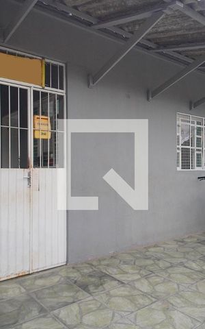 Casa à venda com 160m², 6 quartos e sem vaga Casa à venda com 160m², 6 quartos e sem vagaFachada
