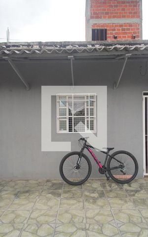 Casa à venda com 160m², 6 quartos e sem vaga Casa à venda com 160m², 6 quartos e sem vagaFachada