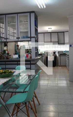 Casa para alugar com 278m², 3 quartos e 3 vagasCozinha