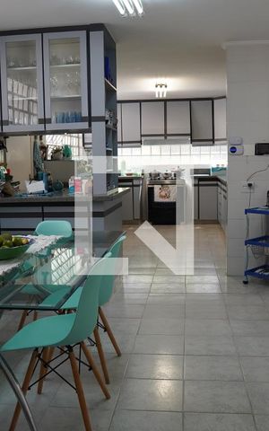 Casa para alugar com 278m², 3 quartos e 3 vagasCozinha