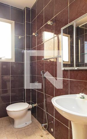 Apartamento para alugar com 187m², 2 quartos e sem vaga Apartamento para alugar com 187m², 2 quartos e sem vagaBanheiro 1