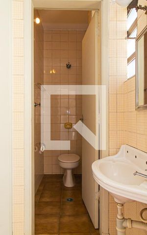 Apartamento para alugar com 187m², 2 quartos e sem vaga Apartamento para alugar com 187m², 2 quartos e sem vagaBanheiro de serviço