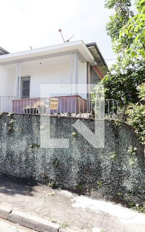 Casa à venda com 238m², 2 quartos e 2 vagasFachada