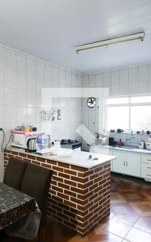 Casa à venda com 238m², 2 quartos e 2 vagasCozinha