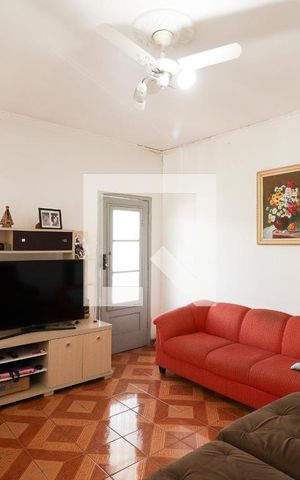 Casa à venda com 238m², 2 quartos e 2 vagasSala