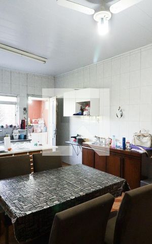 Casa à venda com 238m², 2 quartos e 2 vagasCozinha