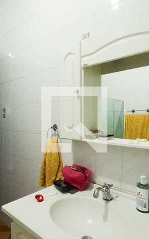 Casa à venda com 238m², 2 quartos e 2 vagasBanheiro