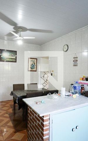 Casa à venda com 238m², 2 quartos e 2 vagasCozinha