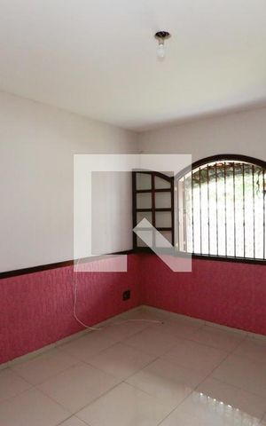 Casa à venda com 364m², 5 quartos e 2 vagas Casa à venda com 364m², 5 quartos e 2 vagasSala