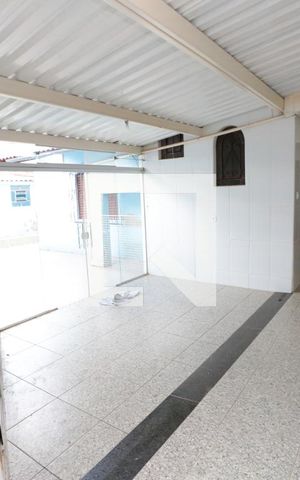 Casa à venda com 364m², 5 quartos e 2 vagas Casa à venda com 364m², 5 quartos e 2 vagasÁrea de Serviço
