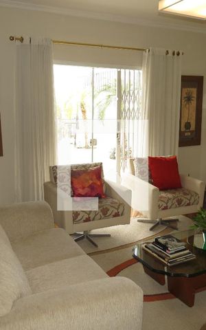 Casa à venda com 350m², 5 quartos e 5 vagasSala de Estar