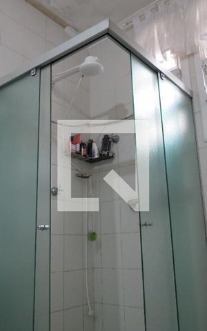 Casa à venda com 350m², 5 quartos e 5 vagasBanheiro Quarto 1 - Box
