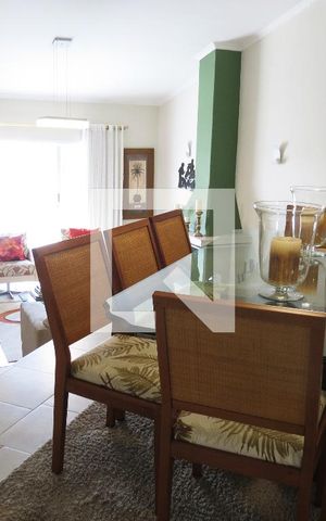 Casa à venda com 350m², 5 quartos e 5 vagasSala de Jantar