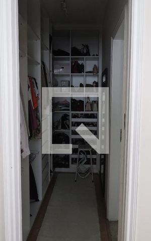 Casa à venda com 350m², 5 quartos e 5 vagasQuarto 1 - Closet