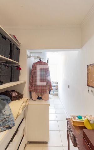 Casa à venda com 230m², 4 quartos e 2 vagasCloset 