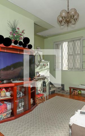 Casa à venda com 300m², 4 quartos e 1 vaga Casa à venda com 300m², 4 quartos e 1 vagaSala