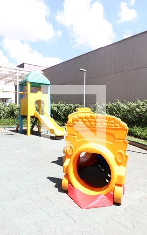 Apartamento à venda com 100m², 2 quartos e 2 vagasÁrea comum - Playground