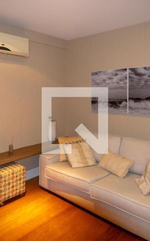 Apartamento à venda com 166m², 3 quartos e 2 vagas Apartamento à venda com 166m², 3 quartos e 2 vagasSala