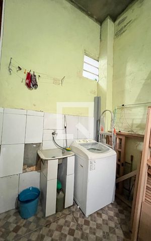 Casa à venda com 127m², 4 quartos e 1 vaga Casa à venda com 127m², 4 quartos e 1 vagaÁrea de serviço 1