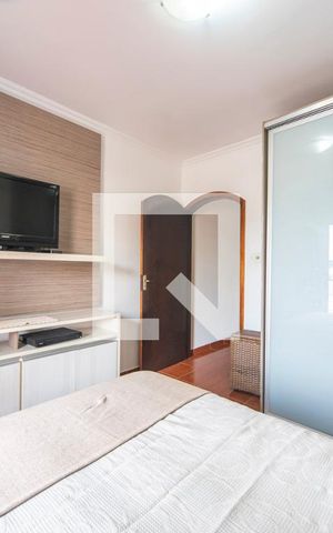 Casa à venda com 380m², 3 quartos e 6 vagas Casa à venda com 380m², 3 quartos e 6 vagasQuarto 1