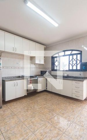 Casa à venda com 380m², 3 quartos e 6 vagas Casa à venda com 380m², 3 quartos e 6 vagasCozinha